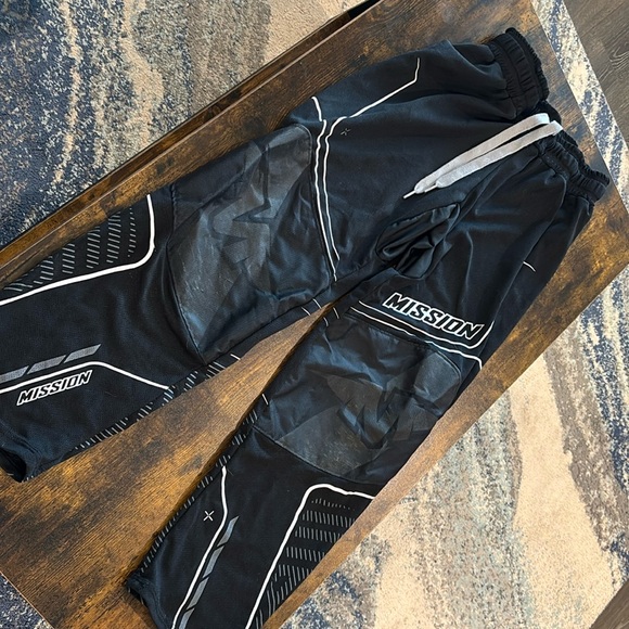 Mission Inhaler FZ-1 Junior Roller Hockey Pants - Picture 1 of 4